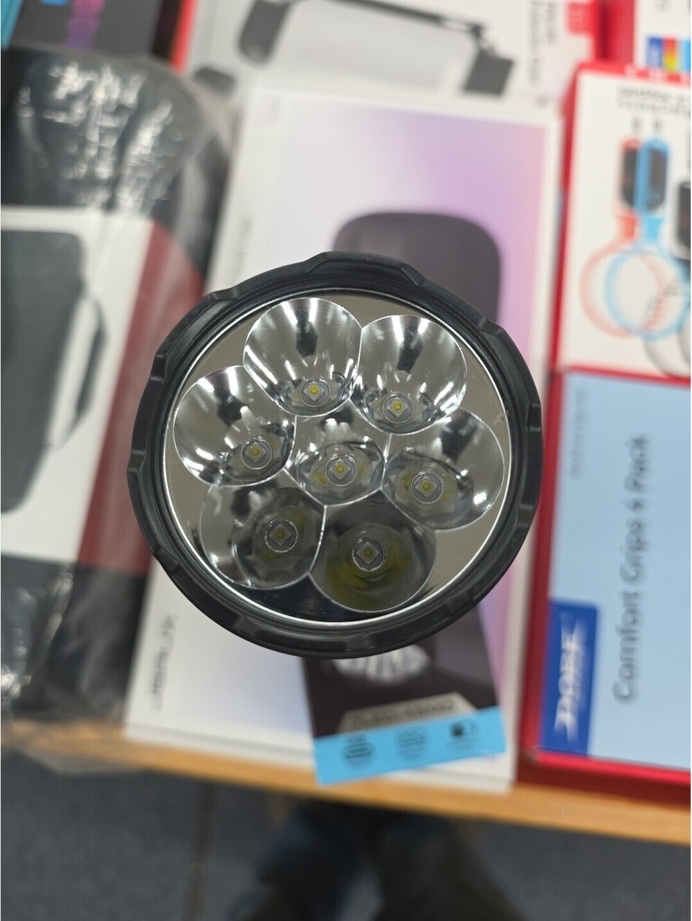 Multifunctional Flashlight S68 7 LED - Picture 4 of 4